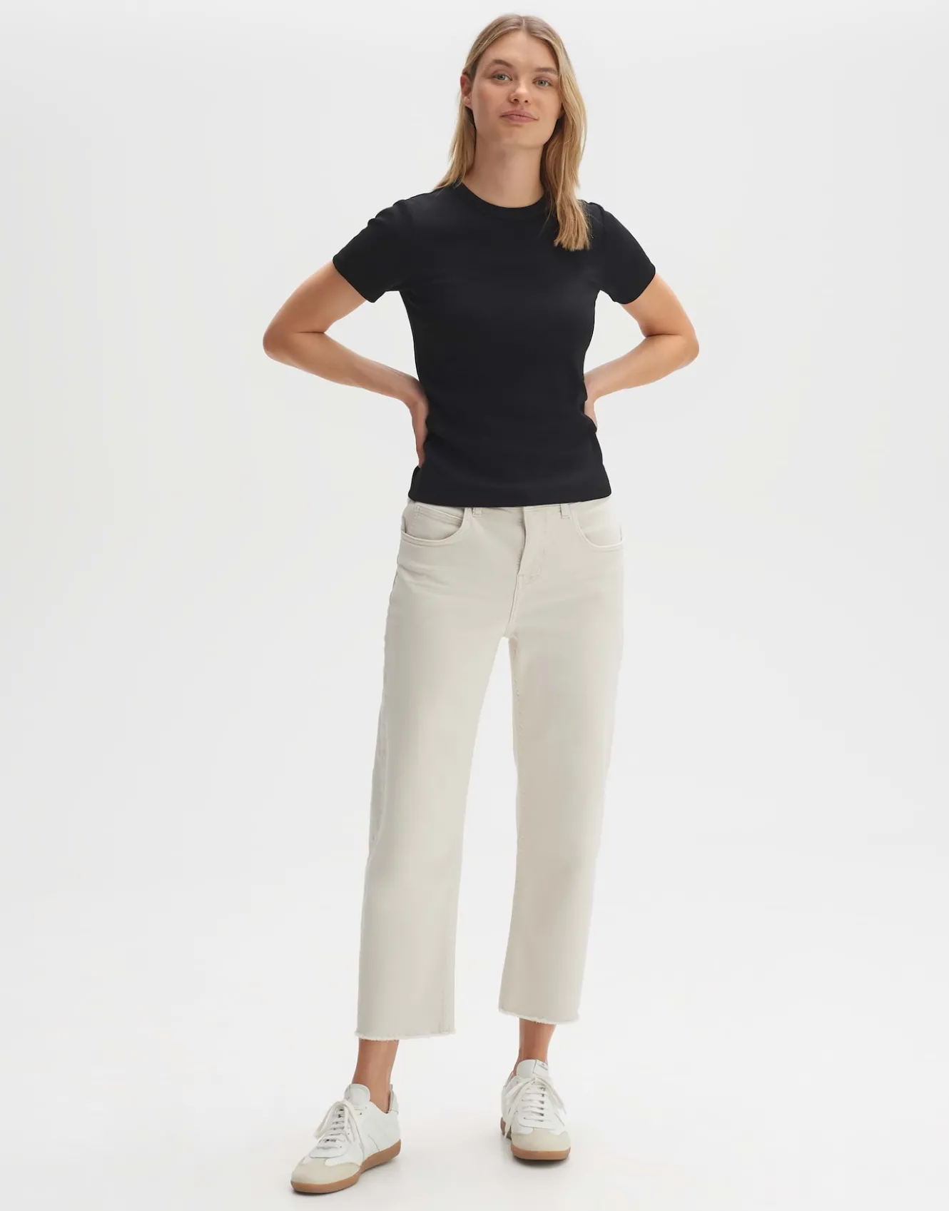 tshirt_samuna_schwarz_online_bestellen_4.webp OPUS T-Shirt Samuna Schwarz Online Bestellen^Damen Basics | Shirts