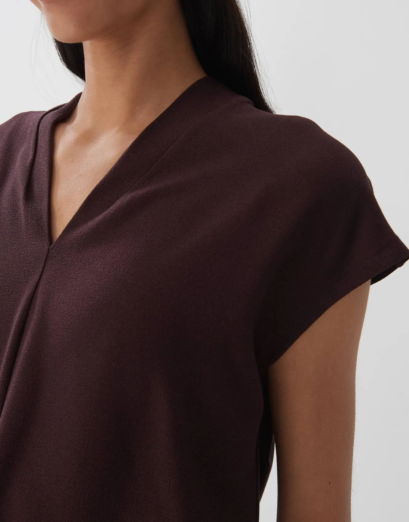 vshirt_kelcy_rot_online_bestellen_2.webp OPUS V-Shirt Kelcy Rot Online Bestellen^Damen Shirts