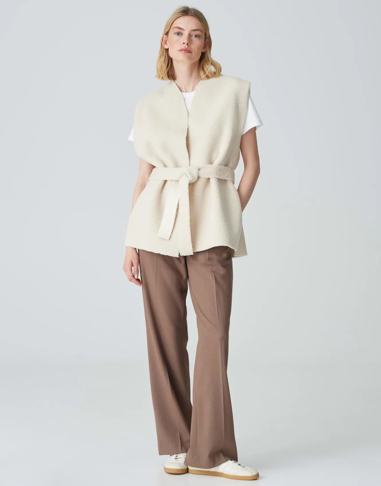 weste_asofta_cape_wei_online_bestellen_0.webp OPUS Weste Asofta Cape Weiß Online Bestellen^Damen Blazer / Westen