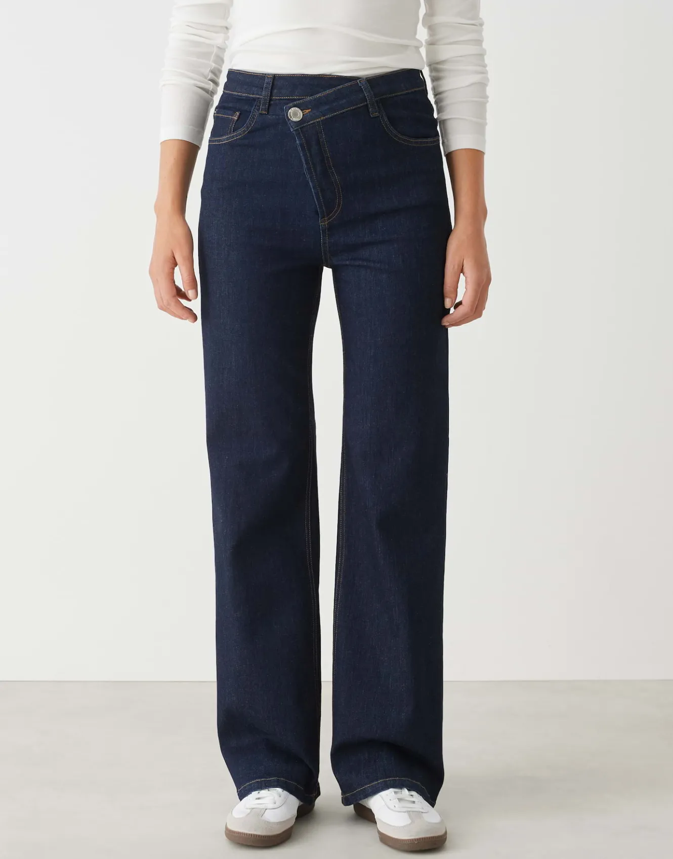 wide_leg_jeans_marli_crisscross_blau_online_bestellen_1.webp OPUS Wide Leg Jeans Marli Crisscross Blau Online Bestellen^Damen Jeans
