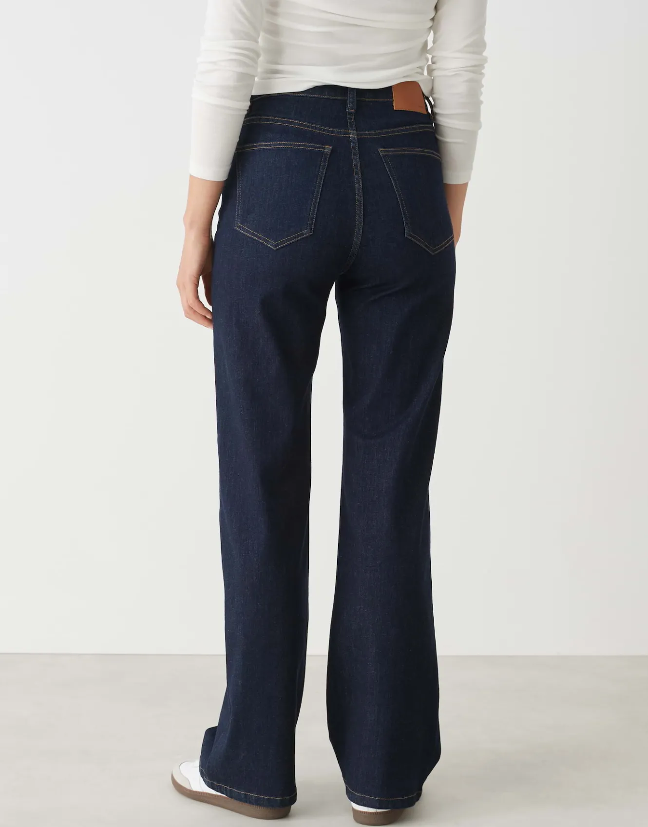 wide_leg_jeans_marli_crisscross_blau_online_bestellen_2.webp OPUS Wide Leg Jeans Marli Crisscross Blau Online Bestellen^Damen Jeans