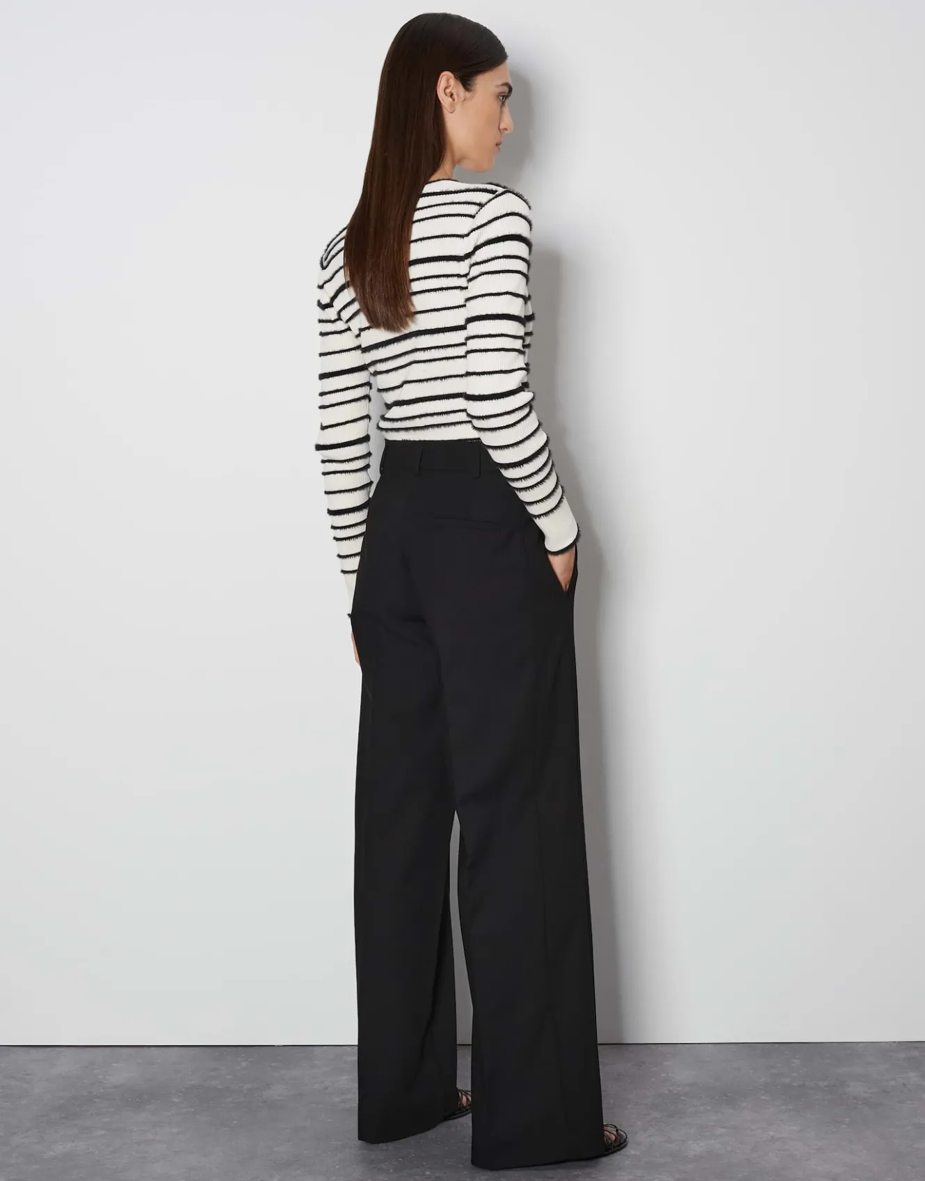 wide_leg_pants_catsby_detail_schwarz_online_bestellen_2.webp OPUS Wide Leg Pants Catsby Detail Schwarz Online Bestellen^Damen Hosen